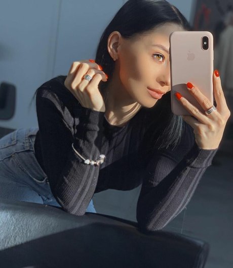 Kirafeetisrael ポルノスター 写真