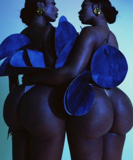 Clermont Twins セクシーモデル 写真