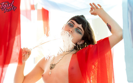 痩せたブロンドのOnlyFans アート裸 画像