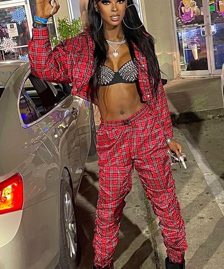 Erotica Vanderlei ポルノスター HD 写真