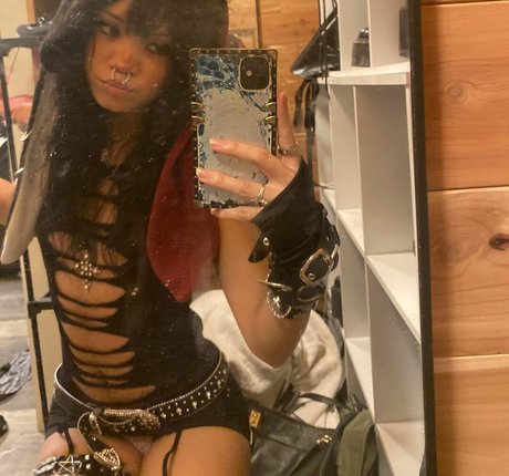 Saintsgoth かわいいポルノスター 写真