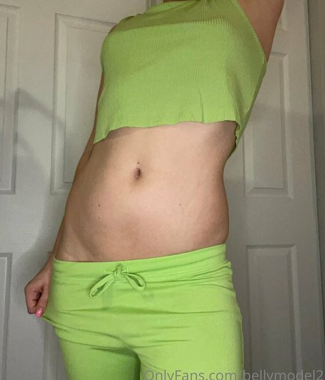 bellymodel2 アートスター 写真