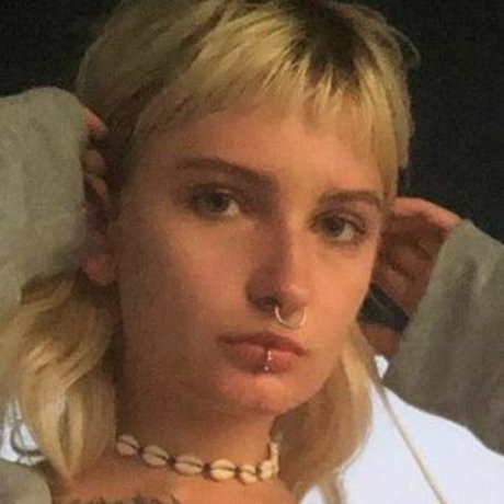 Emmaazzww ポルノスター ヌード 写真