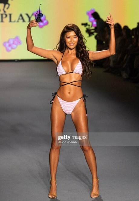 Jenn Lee xxxモデル 写真