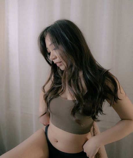 viavmber セックスモデル 画像