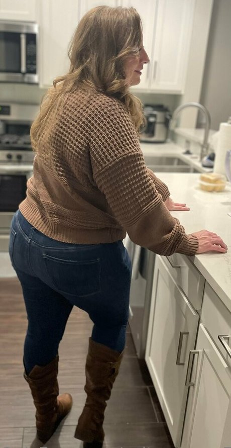 ニューハーフ 熟女 OnlyFans HD 写真