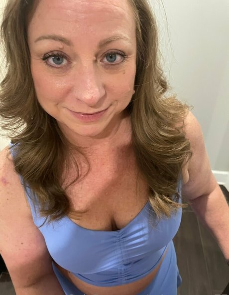 かわいい赤毛のOnlyFans 無料セクシー 写真