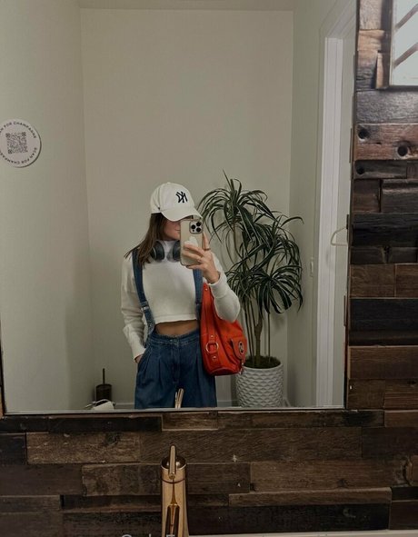 sweetbutsavvy スター ヌード アーカイブ