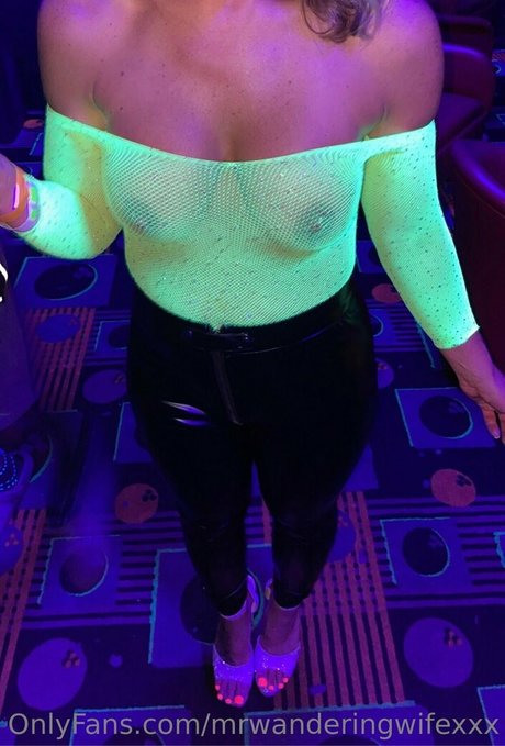 日焼けしたOnlyFans ホットxxx 写真