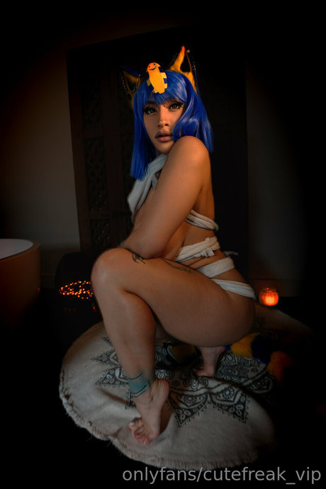 Cute Freak 裸のポルノスター 画像