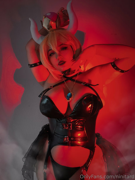 Niniitard_ ヌード女優 写真