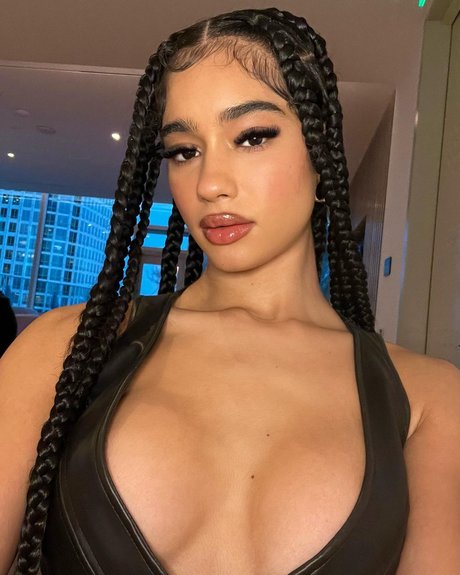 Lala Baptiste 無料モデル 写真