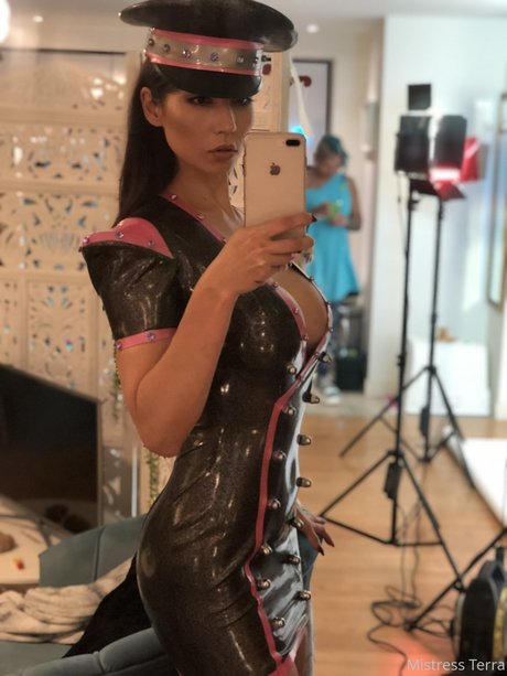 Terra Hyde_ 高品質女優 画像