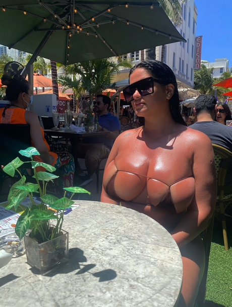 Hanaa Elshayeb ポルノモデル 画像