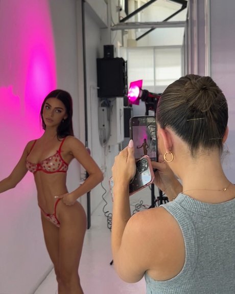 Alliyah 高品質モデル ギャラリー