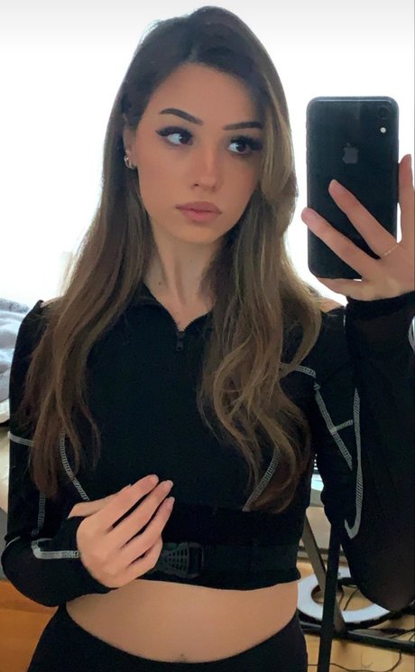 Mimisemaan 最高の女優 写真