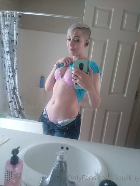 Ikuy Cosplayer top profile image