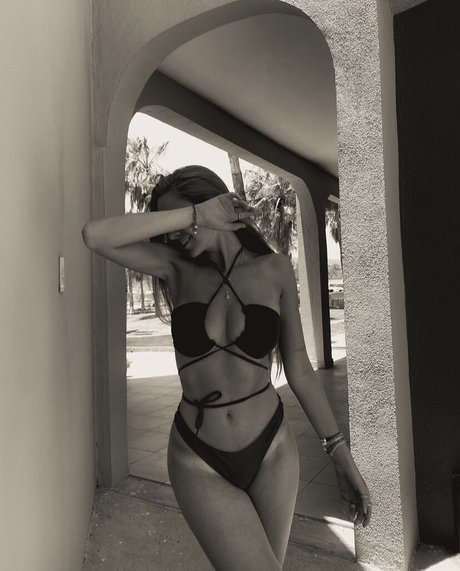 イタリア人熟女OnlyFans セクシーxxx 写真