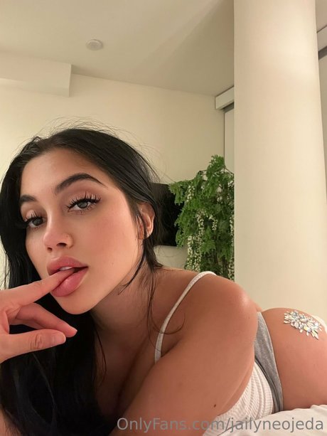 母乳オンリーファン セクシーヌード アーカイブ