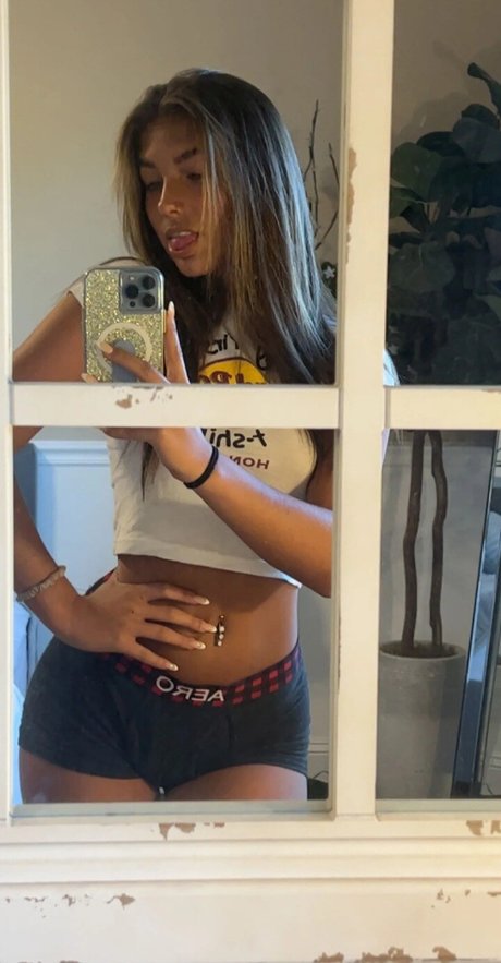 ニューハーフ 熟女 OnlyFans セクシーヌード 写真