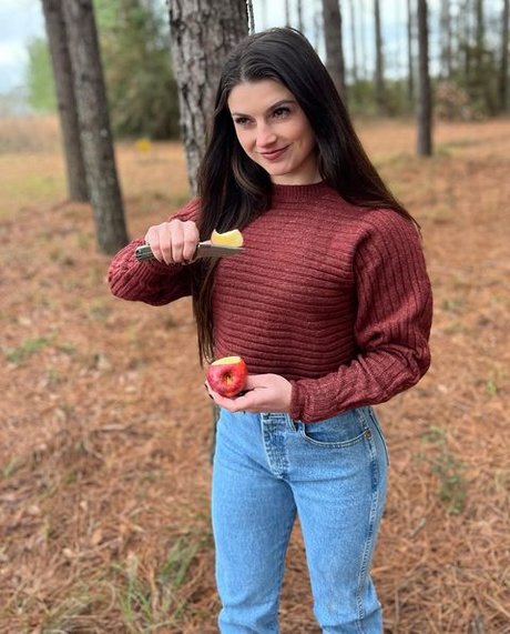 フィンドムオンリーファンズ ポルノグラフィック 写真