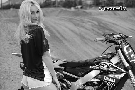 黒人レズビアンOnlyFans ホット裸 写真