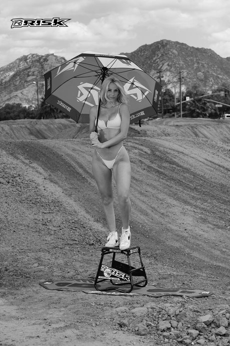 Ashley Wernli ヌードスター 画像