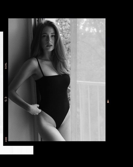 シーメールランジェリーOnlyFans アート裸 画像