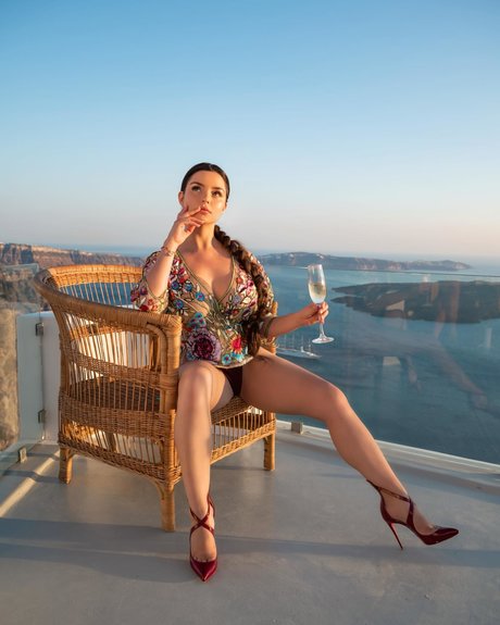 ティーンのおっぱいOnlyFans アート裸 ギャラリー