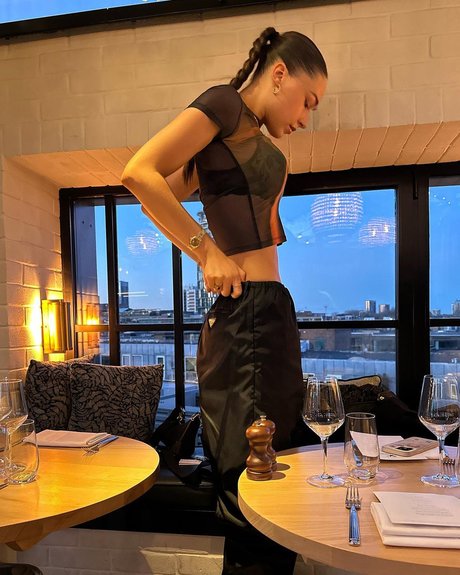 Elsie Hewitt ヌードモデル 画像