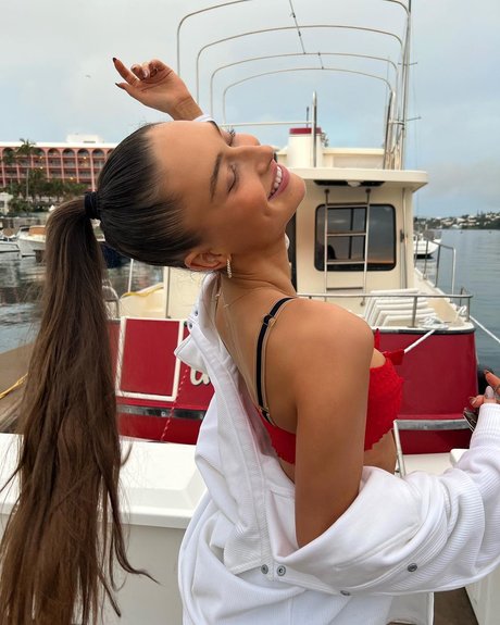 Elsie Hewitt アダルトモデル 写真