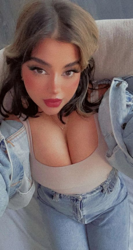 成熟した異人種間OnlyFans 無料 画像