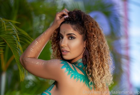 _Tanja Kensinger アートモデル 写真