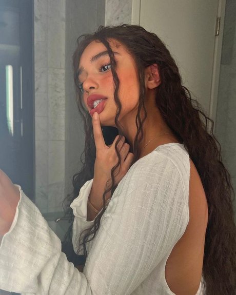 Sab Zada ヌードのポルノスター 画像