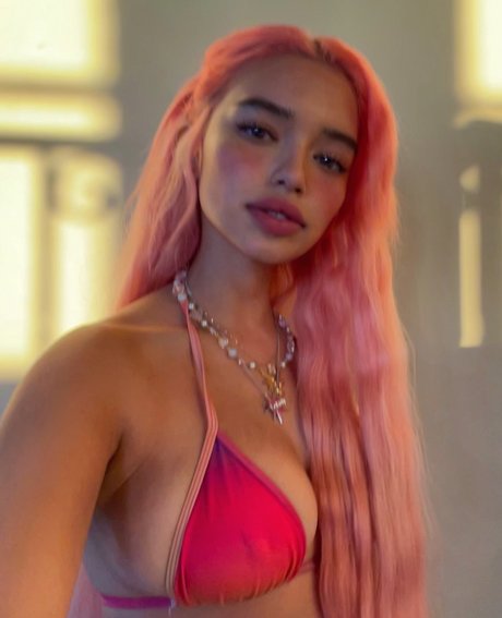 Sab Zada 美しい女優 画像