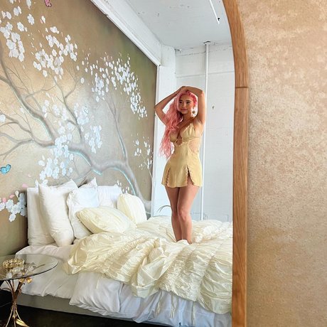 Sab Zada スター ヌード 画像