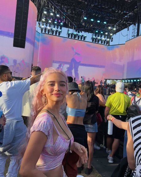 Sab Zada アダルトモデル 写真