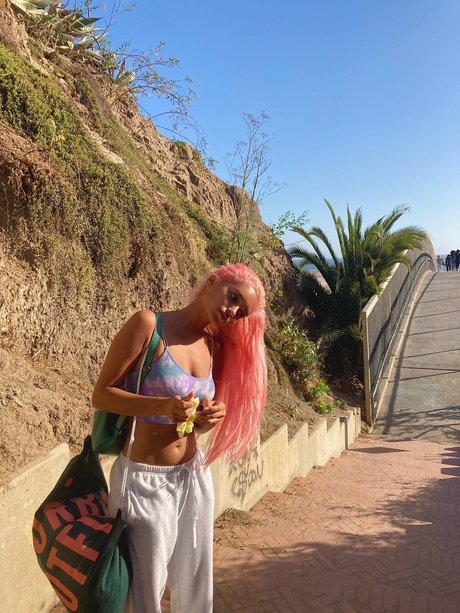 Sab Zada エロティック女優 画像