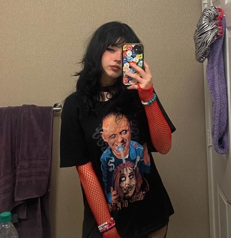 細身の巨乳OnlyFans 美しい裸 写真