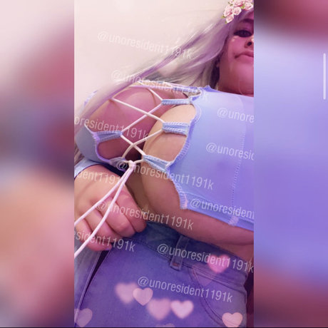 巨乳とお尻のOnlyFans ホット 写真