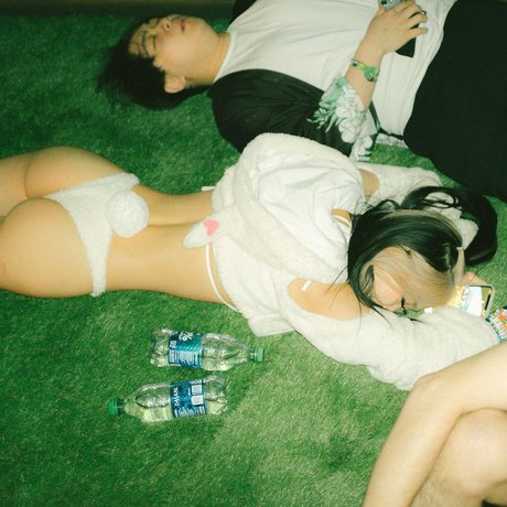 金髪ストリップOnlyFans セクシーヌード 写真