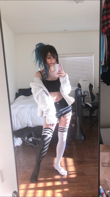 AHRA REI ポルノスター 写真