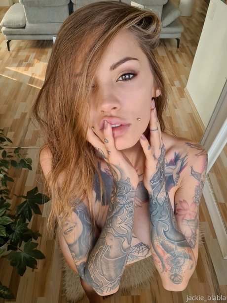 ティーンソロOnlyFans セクシーヌード ギャラリー