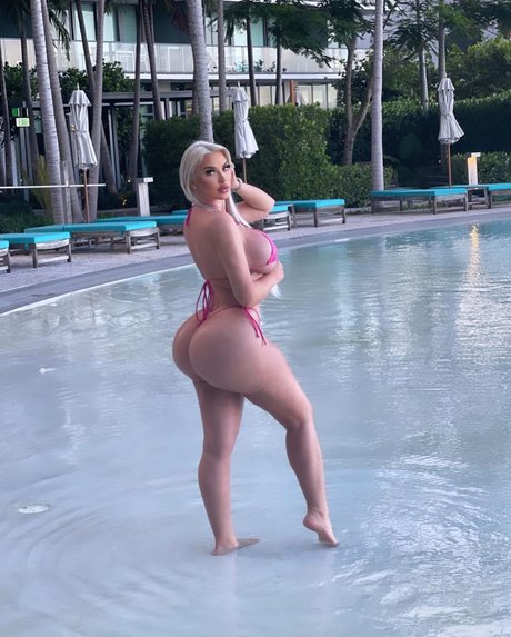 Mkbeellaa ポルノスター エロティック 画像