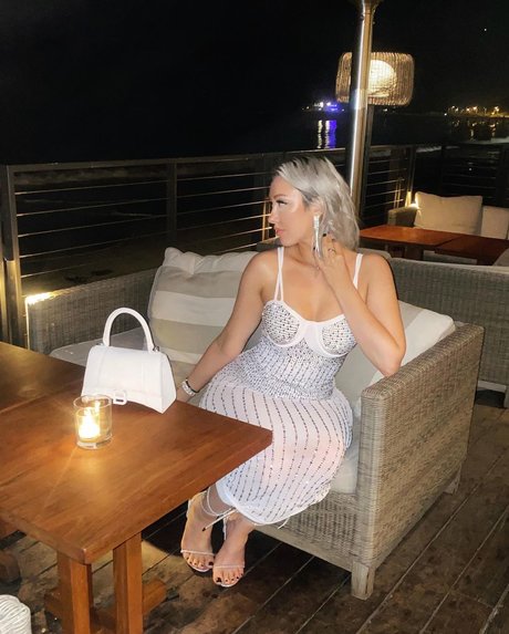 公共の場での猫のOnlyFans 無料xxx アーカイブ