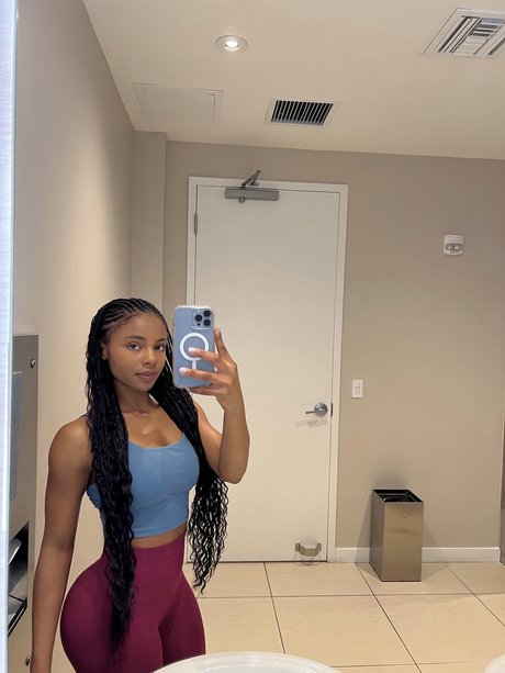 官能的なOnlyFans 美しい裸 画像