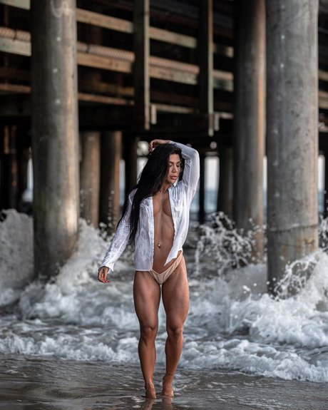 Deniz Saypinar ヌードのポルノスター 写真