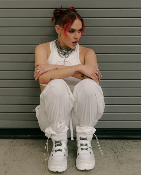 Taylor Upsahl_ アートモデル 写真