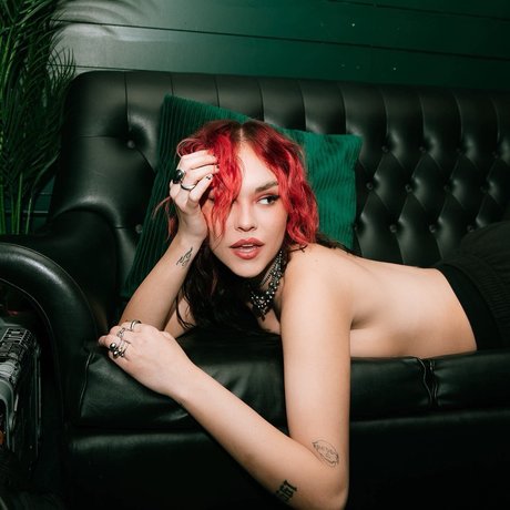 Taylor Upsahl_ 素敵なスター 写真