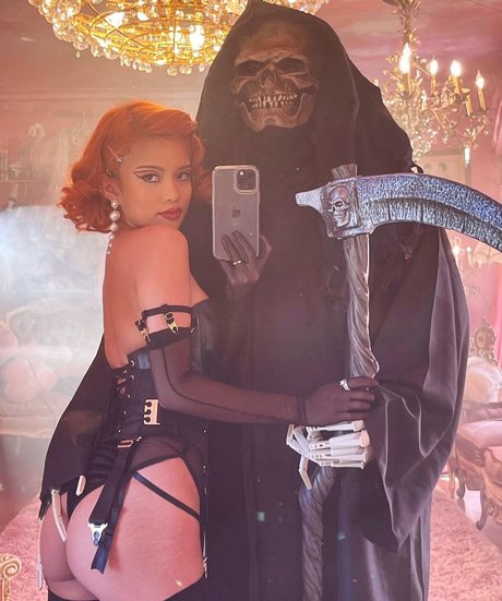 Alyssa Silos ヌードモデル 写真